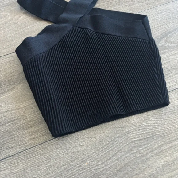 Aritzia Babaton Sculpt Knit Criss Cross Cropped Tank - Picture 5 of 9